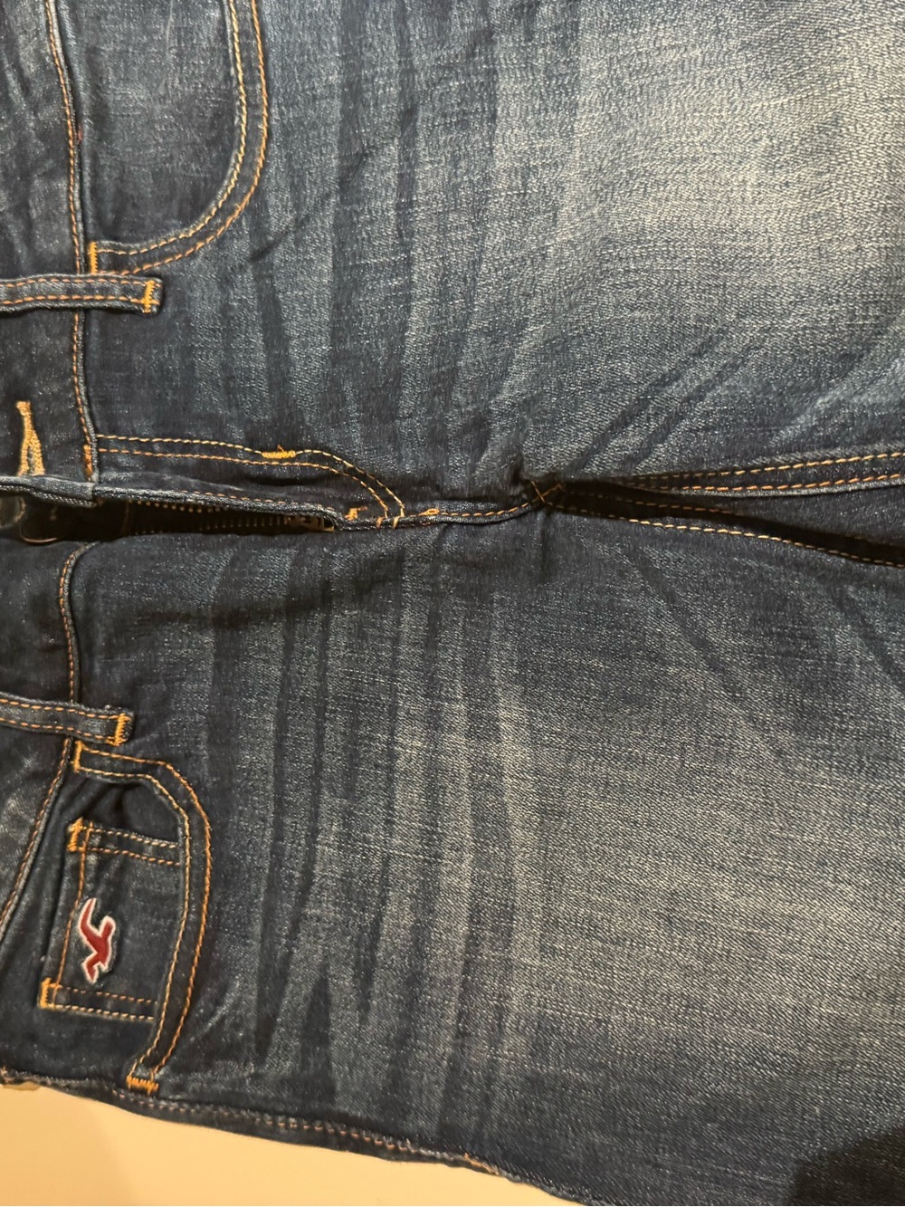 Hollister women’s Dark Blue Washed Straight Jeans